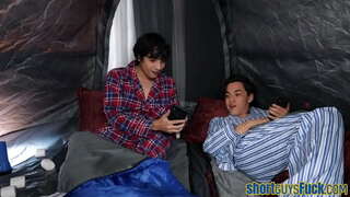 Busty Cougar cumshot qadar trio qisqa bolalar tomonidan yog&#039;ayotgan