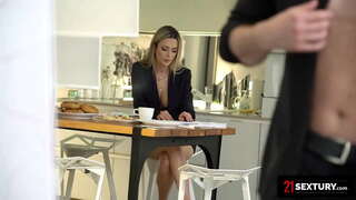 Rumunski beba voli dobro dupe jebeno da počne svoj dan